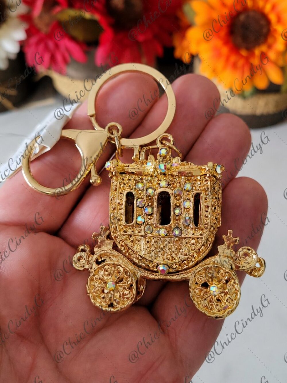 👑 Gold Cinderella Coach Carriage Rhinestone Purse Bag Charm Keychain - Picture 2 of 7